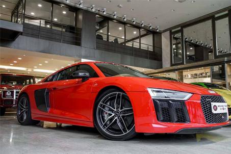 Audi R8