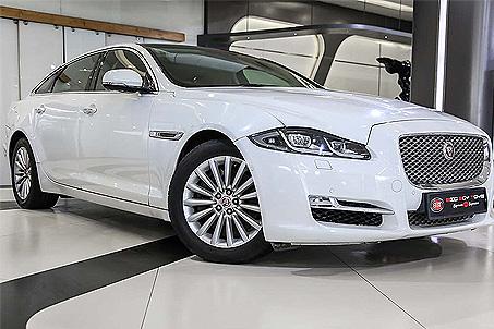 Jaguar Xj